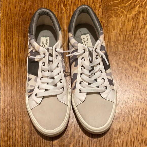 Vintage Havana Shoes - Vintage Havana sneakers size 8.5